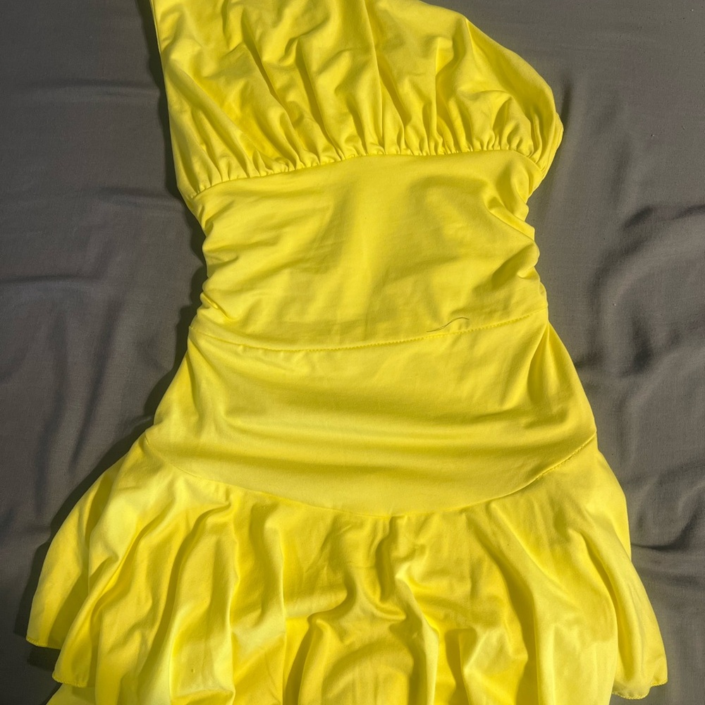Yellow Ruched Romper - Picture 2 of 2